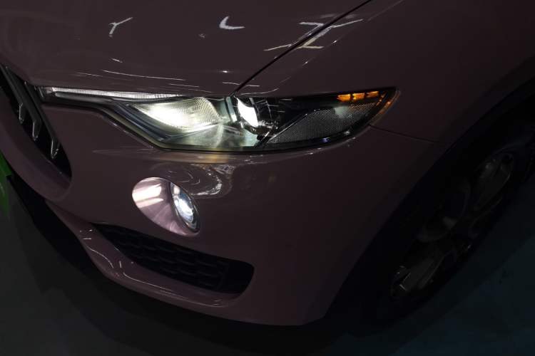 Used Maserati Levante 2021 3.0T Standard Edition Left Front Headlight