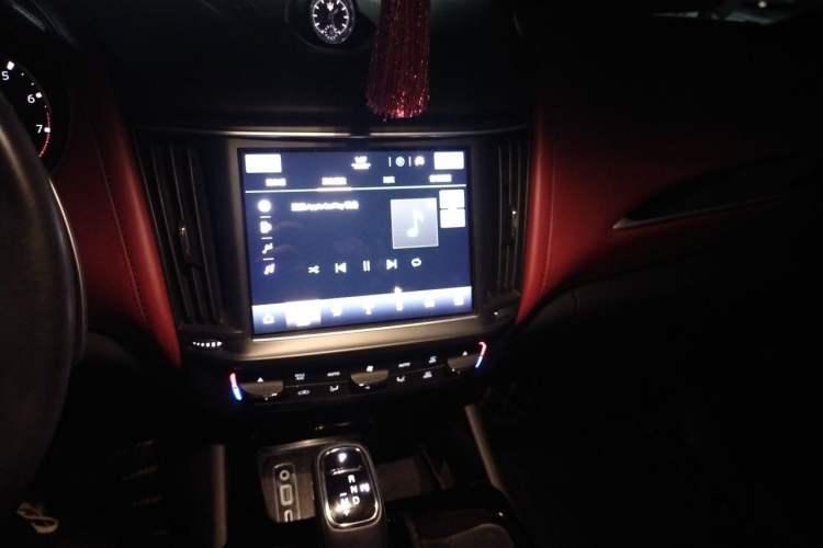 Used Maserati Levante 2021 3.0T Standard Edition Audio And AC Panel