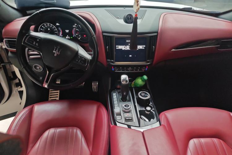 Used Maserati Levante 2021 3.0T Standard Edition Center Console