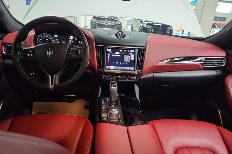 Used Maserati Levante 2021 3.0T Standard Edition Center Console