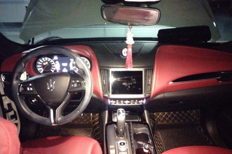 Used Maserati Levante 2021 3.0T Standard Edition Center Console
