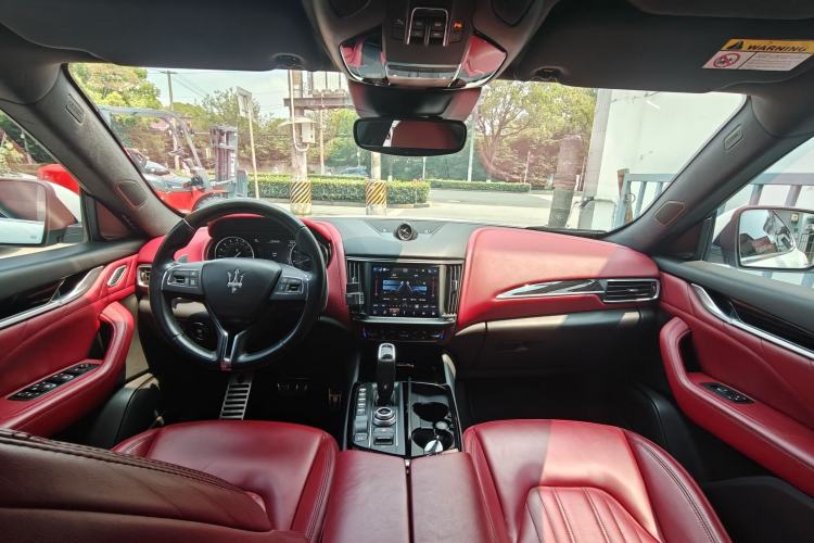 Used Maserati Levante 2021 3.0T Standard Edition Center Console