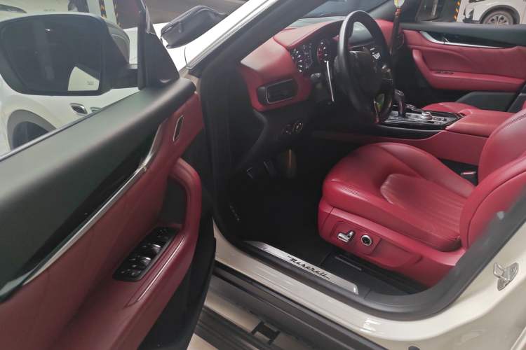 Used Maserati Levante 2021 3.0T Standard Edition Driver Seat