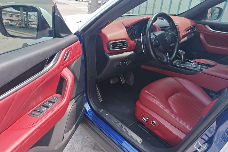 Used Maserati Levante 2021 3.0T Standard Edition Driver Seat
