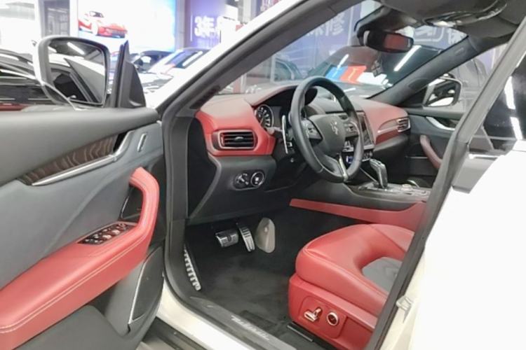 Used Maserati Levante 2021 3.0T Luxury Edition Driver Seat
