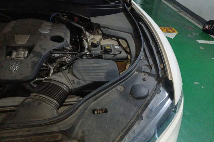 Used Maserati Levante 2021 3.0T Standard Edition Engine Bay Left