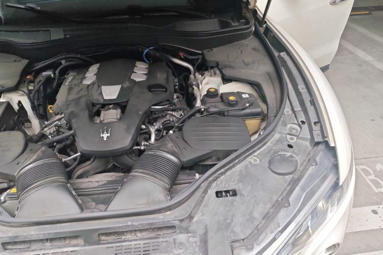 Used Maserati Levante 2021 3.0T Standard Edition Engine Bay Left