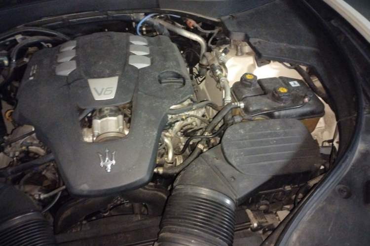 Used Maserati Levante 2021 3.0T Standard Edition Engine Bay Left