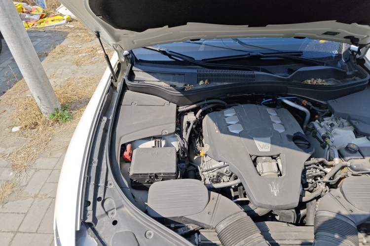 Used Maserati Levante 2021 3.0T Standard Edition Engine Bay Right