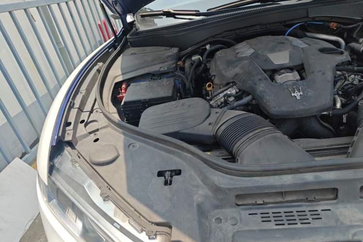 Used Maserati Levante 2021 3.0T Standard Edition Engine Bay Right
