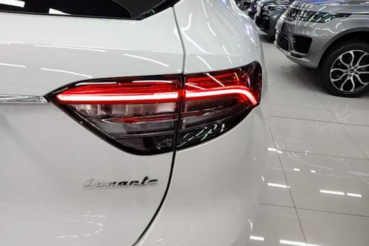 Used Maserati Levante 2021 3.0T Luxury Edition Exterior 3