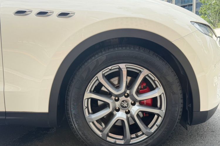 Used Maserati Levante 2021 3.0T Standard Edition Exterior 4