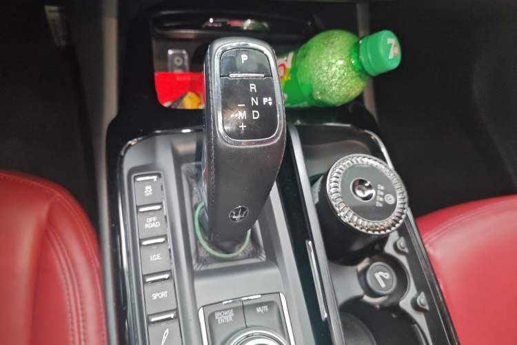 Used Maserati Levante 2021 3.0T Standard Edition Gear Lever