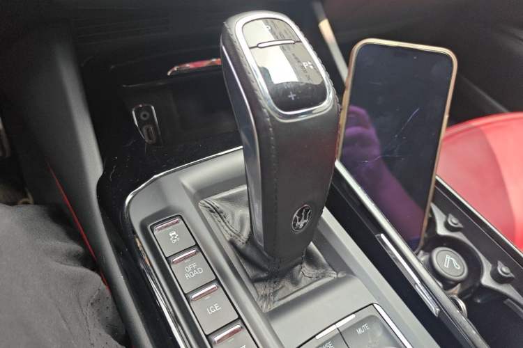 Used Maserati Levante 2021 3.0T Standard Edition Gear Lever