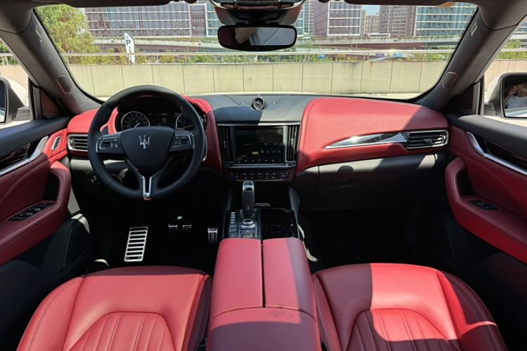 Used Maserati Levante 2021 3.0T Standard Edition Interior 1