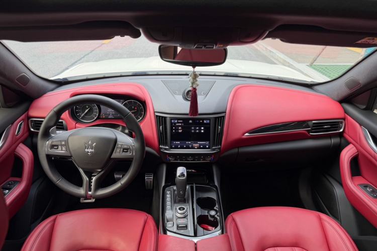 Used Maserati Levante 2021 3.0T Standard Edition Interior 1