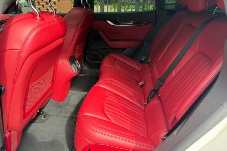 Used Maserati Levante 2021 3.0T Standard Edition Interior 10