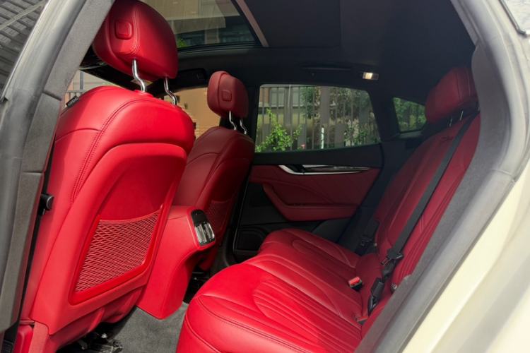 Used Maserati Levante 2021 3.0T Standard Edition Interior 2