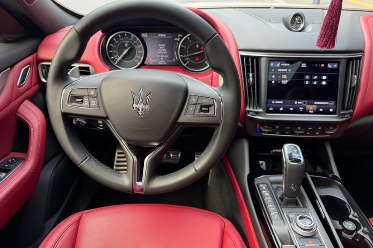 Used Maserati Levante 2021 3.0T Standard Edition Interior 3