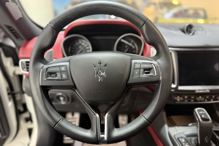 Used Maserati Levante 2021 3.0T Standard Edition Interior 3