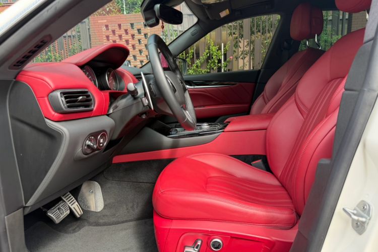 Used Maserati Levante 2021 3.0T Standard Edition Interior 6