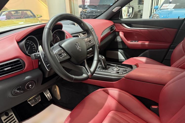 Used Maserati Levante 2021 3.0T Standard Edition Interior 6