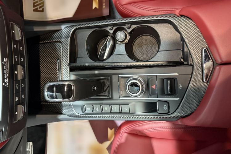 Used Maserati Levante 2021 3.0T Standard Edition Interior 8