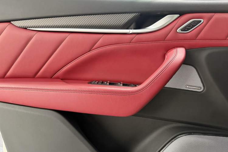 Used Maserati Levante 2021 3.0T Standard Edition Interior 9