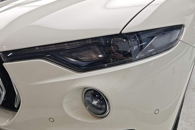 Used Maserati Levante 2021 3.0T Standard Edition Left Front Headlight