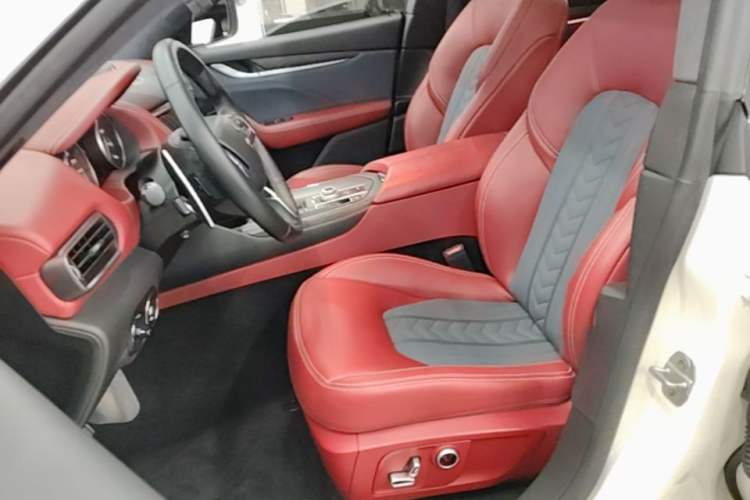 Used Maserati Levante 2021 3.0T Luxury Edition Left Front Seat