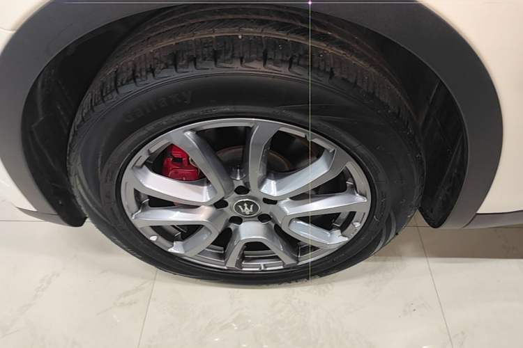Used Maserati Levante 2021 3.0T Standard Edition Left Front Wheel Hub