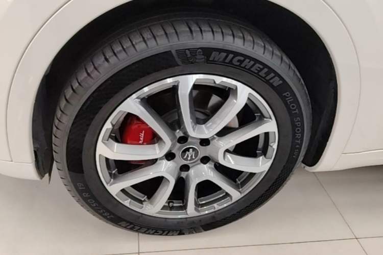 Used Maserati Levante 2021 3.0T Luxury Edition Left Front Wheel Hub