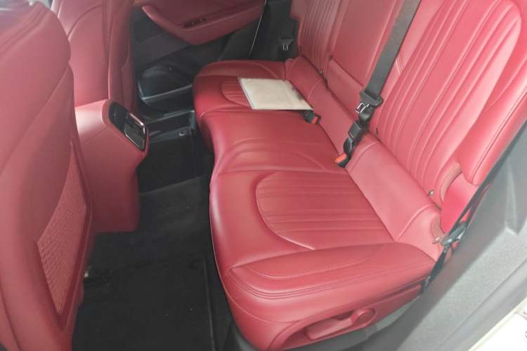 Used Maserati Levante 2021 3.0T Standard Edition Left Rear Seat