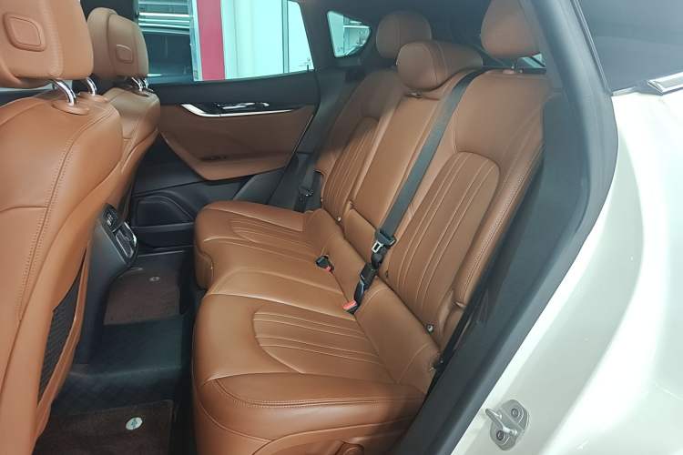 Used Maserati Levante 2021 3.0T Standard Edition Left Rear Seat