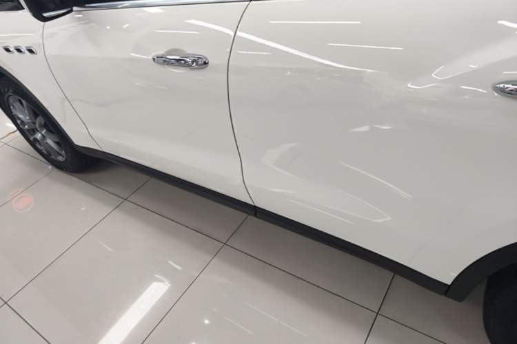 Used Maserati Levante 2021 3.0T Standard Edition Left Side Sill