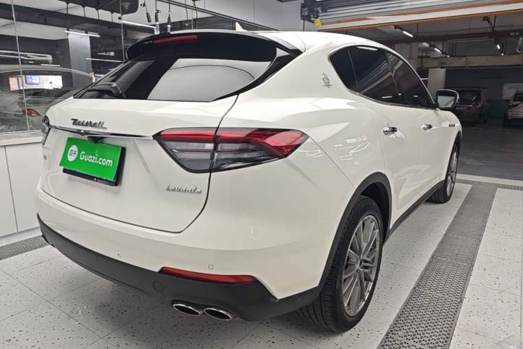 Used Maserati Levante 2021 3.0T Standard Edition Rear Right 45 Deg