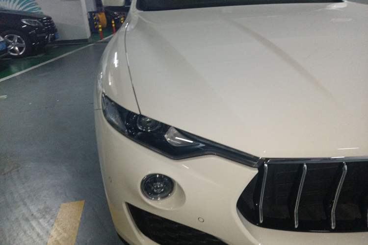 Used Maserati Levante 2021 3.0T Standard Edition Right Front Headlight