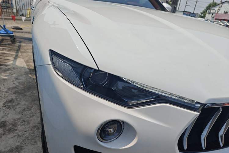 Used Maserati Levante 2021 3.0T Standard Edition Right Front Headlight