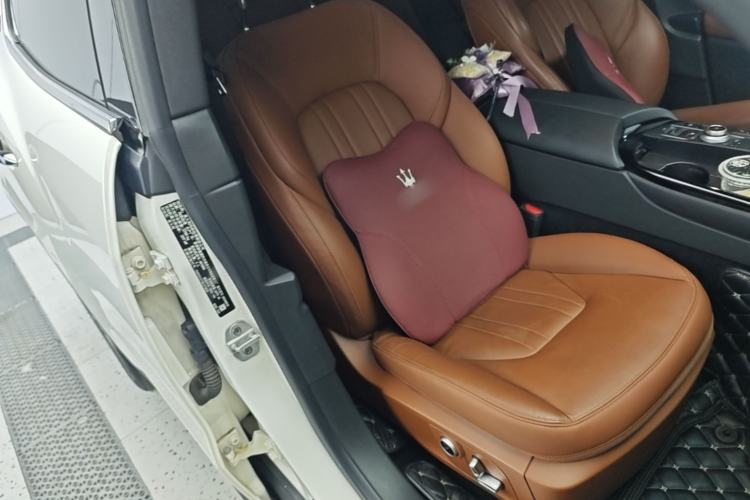 Used Maserati Levante 2021 3.0T Standard Edition Right Front Seat