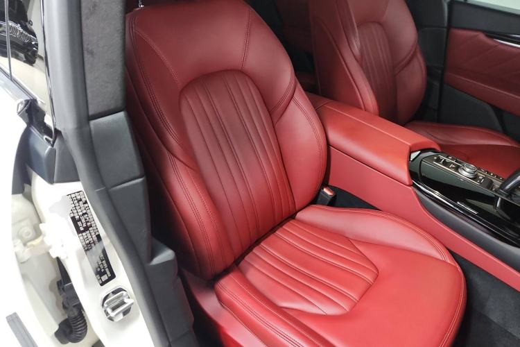 Used Maserati Levante 2021 3.0T Standard Edition Right Front Seat