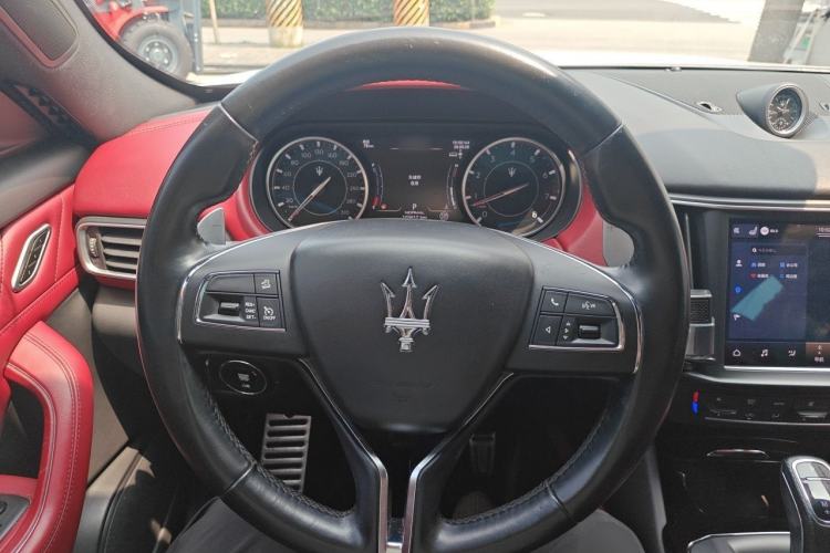 Used Maserati Levante 2021 3.0T Standard Edition Steering Wheel