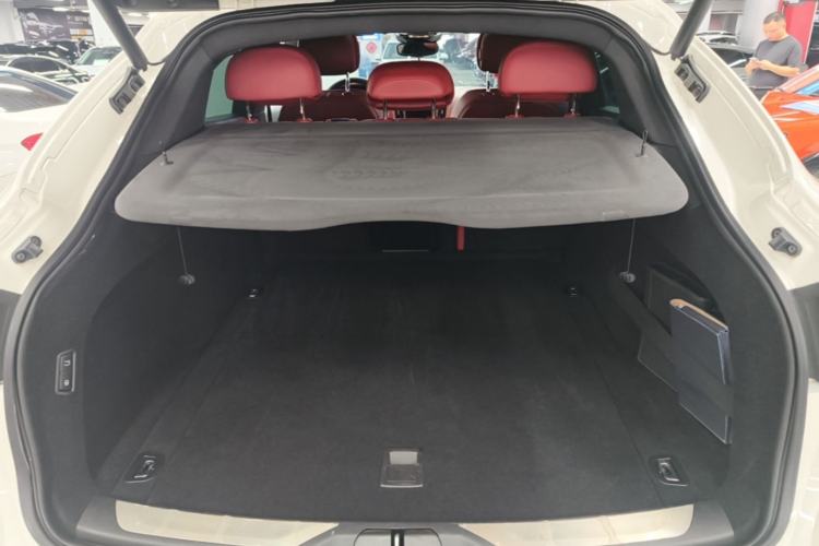Used Maserati Levante 2021 3.0T Standard Edition Trunk
