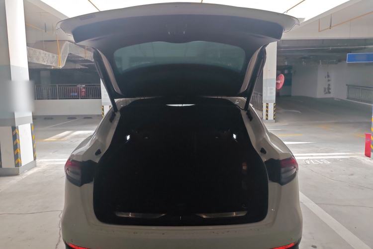 Used Maserati Levante 2021 3.0T Standard Edition Trunk
