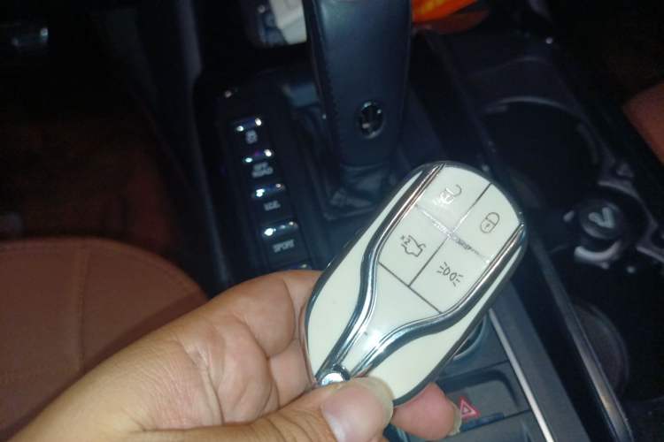 Used Maserati Levante 2021 3.0T Standard Edition Vehicle Key