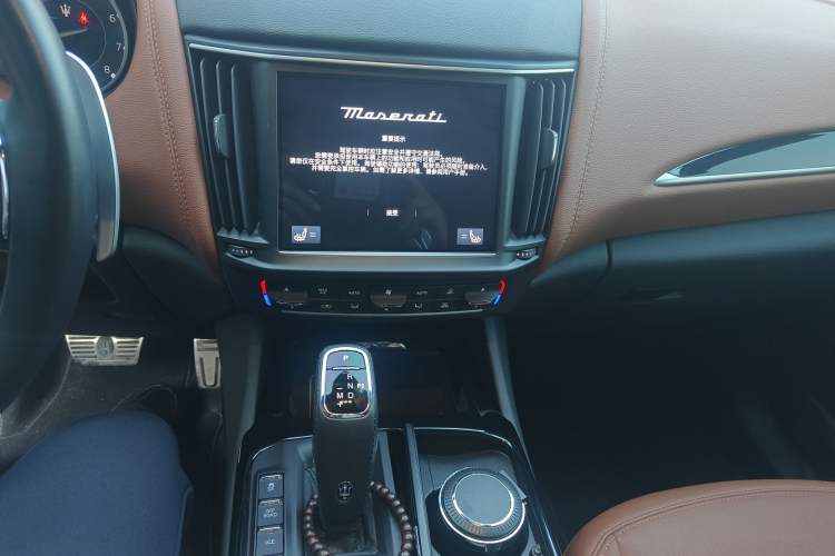 Used Maserati Levante 2022 2.0T GT Sharp Edition Audio And AC Panel
