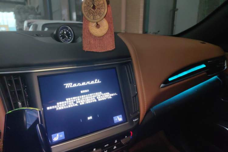 Used Maserati Levante 2022 2.0T GT Sharp Edition Audio And AC Panel