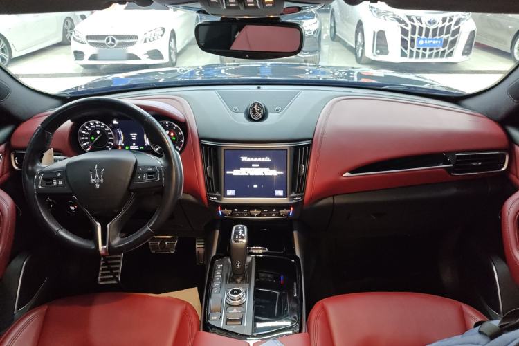 Used Maserati Levante 2022 2.0T GT Sharp Edition Center Console