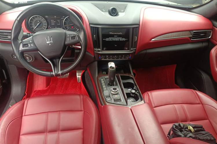 Used Maserati Levante 2022 3.0T Modena Center Console