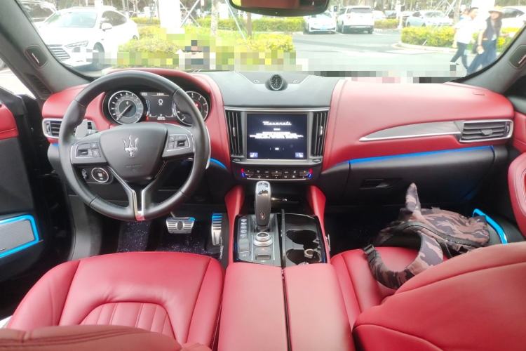 Used Maserati Levante 2022 2.0T GT Sharp Edition Center Console