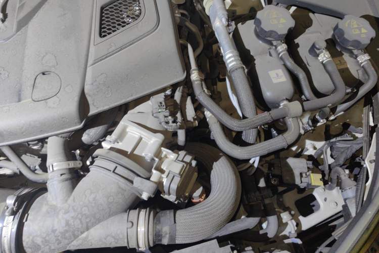 Used Maserati Levante 2022 2.0T GT Sharp Edition Engine Bay Left